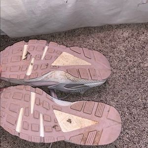 Nike Shoes - Nike Huaraches Nike Shoes - Nike Huaraches